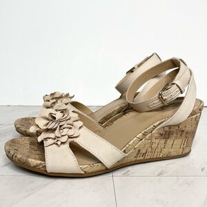 Naturalizer Areda Flower Wedge Heel 8 1/2 W